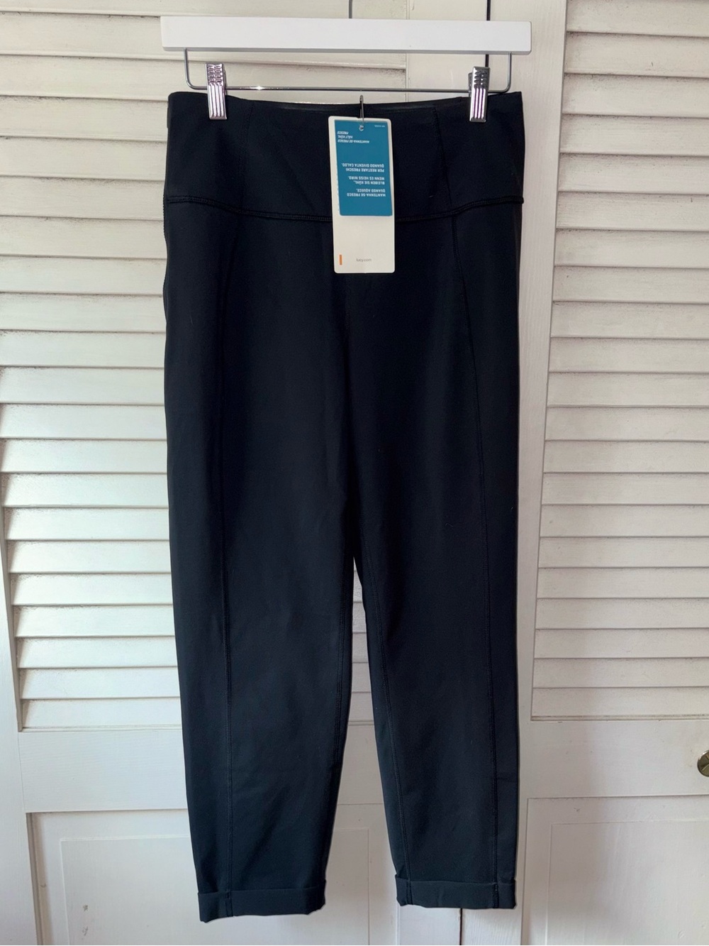NWT Lucy Strong Is Beautiful Cropped Yoga Pants Black Small High Rise - Picture 2 of 4